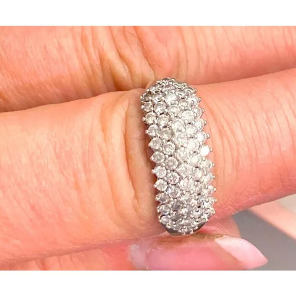 10K White Gold Diamond Pavé Dome Band Ring – Size 8.5